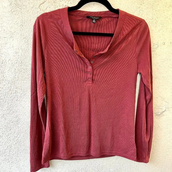 Lucky Brand Long Sleeve Ribbed Snap Henley Top in Red Size Small - Picture 3 of 7